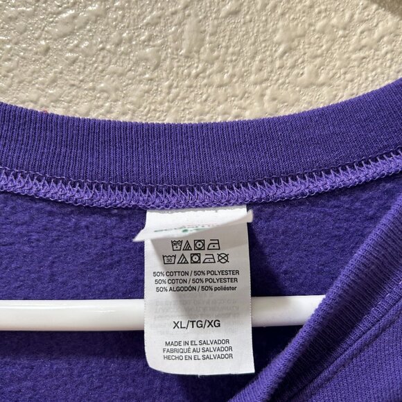 Crewneck - Picture 2 of 3